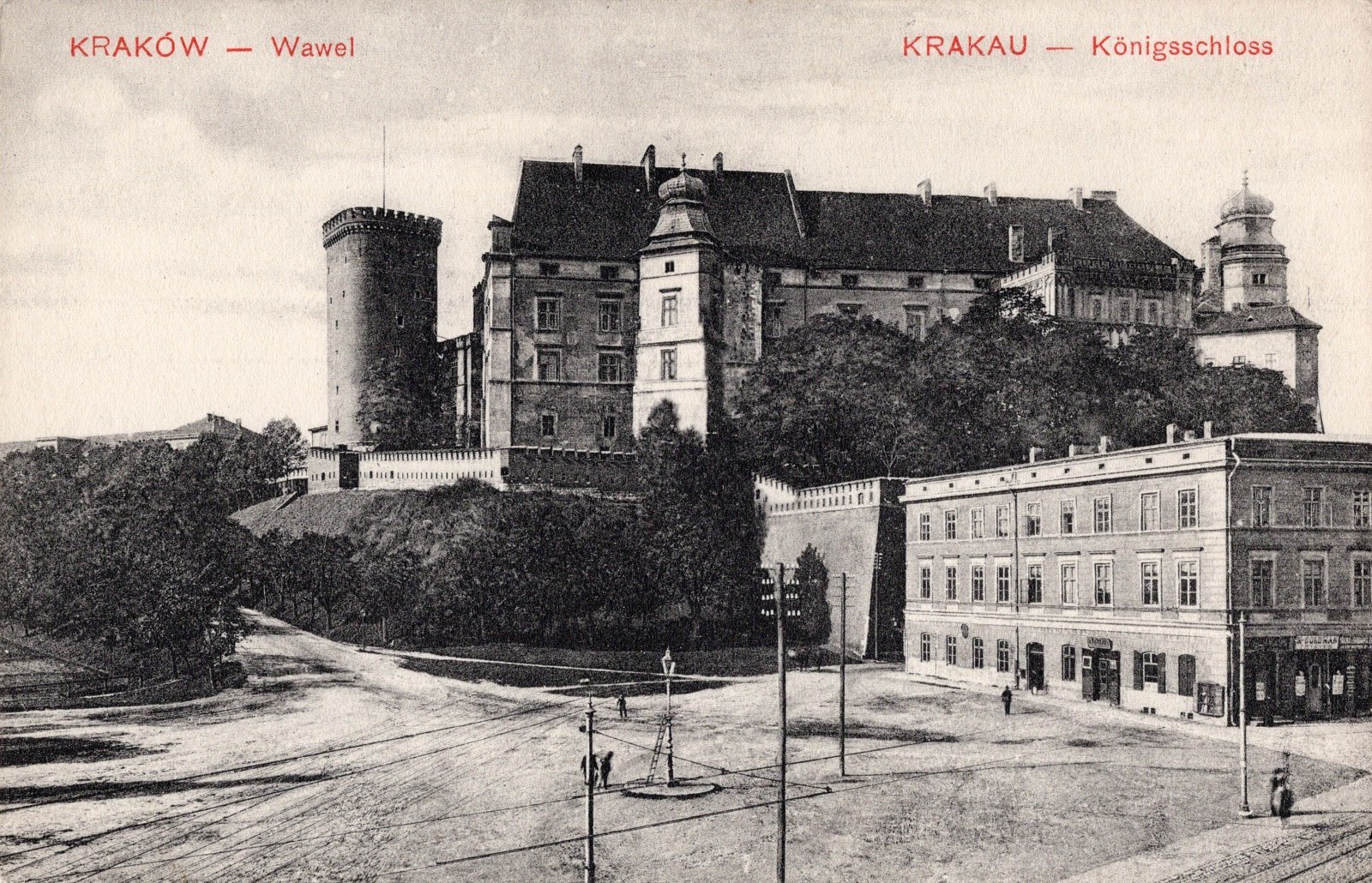 Zamek na Wawelu od strony torów kolejowych