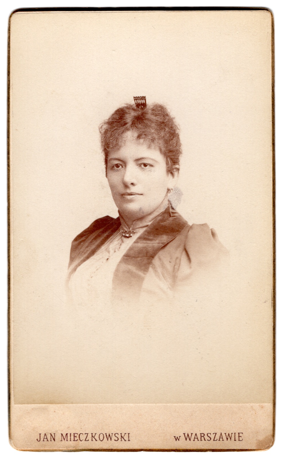portret kobiety (fotografia gabinetowa, ok. 1892)