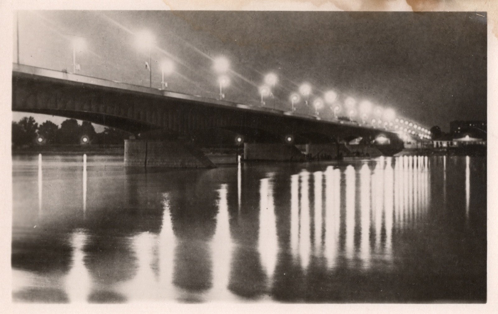 Most Śląsko-Dąbrowski w nocnym oświetleniu — fot. T. Bukowski