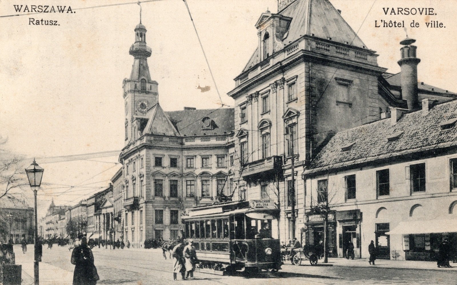 Ratusz na placu Teatralnym — obieg do Szwajcarii