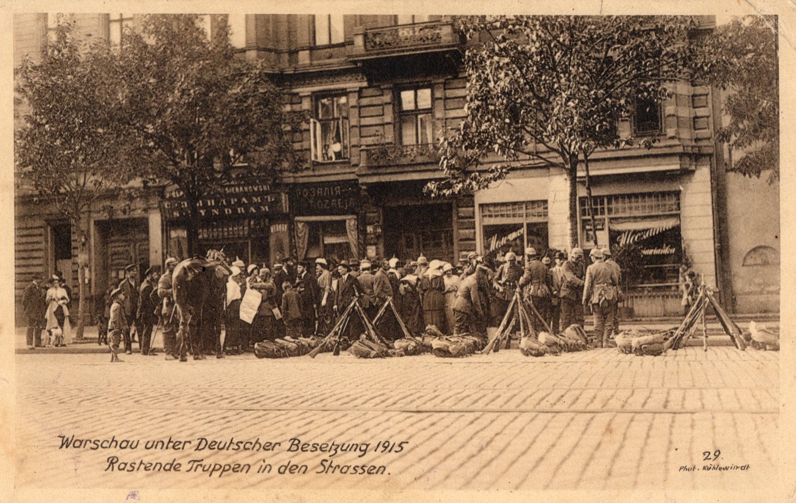 Wojska niemieckie na ulicach Warszawy — poczta polowa, 1916