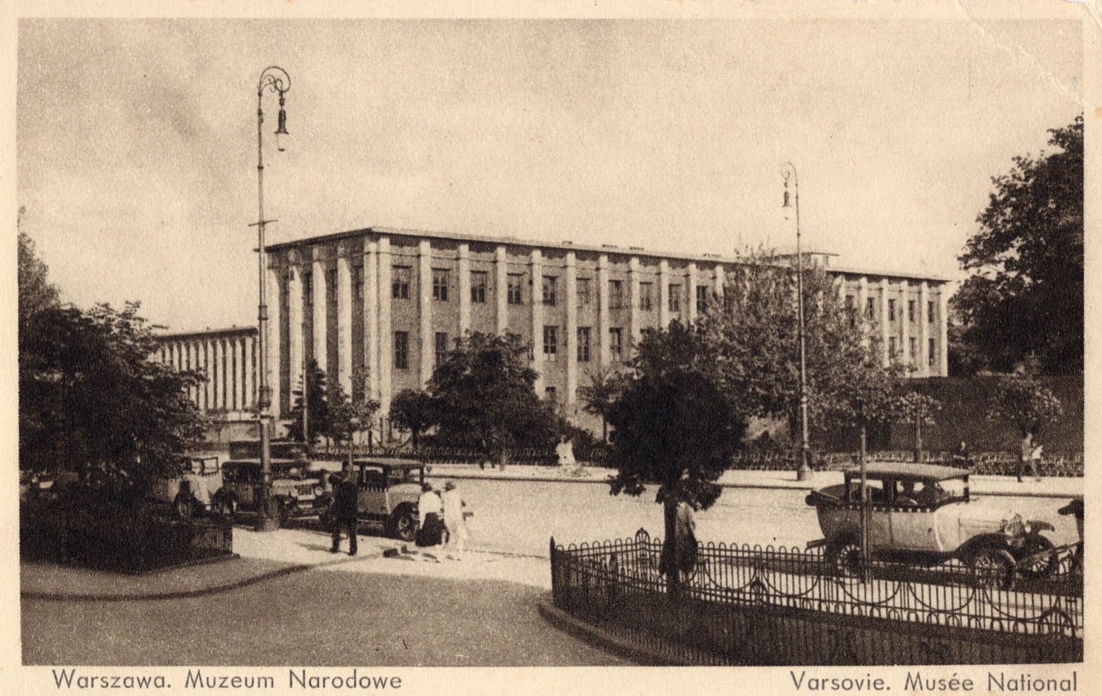 Modernistyczny gmach Muzeum Narodowego