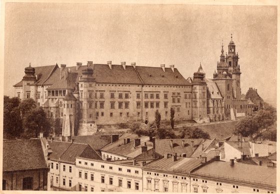 Panorama wzgórza w sepii